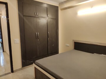Room in 2 BHK Builder Floor at Sector 43 – for Rent