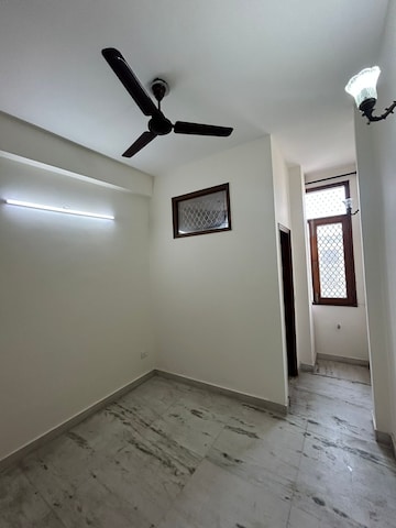 Room in 2 BHK Builder Floor at Saket – for Rent