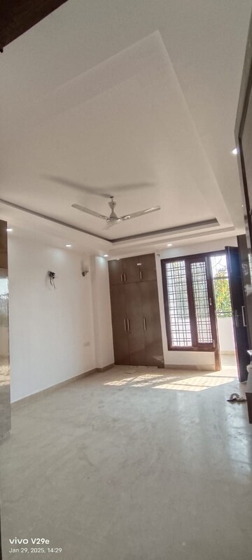 Room in 3 BHK Builder Floor at Kohli One Malibu Town, Sector 47 – for Rent