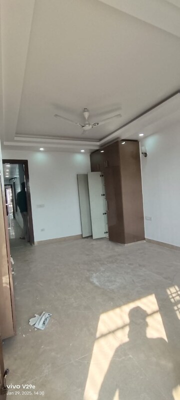 Building Lobby in 3 BHK Builder Floor at Kohli One Malibu Town, Sector 47 – for Rent