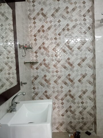Bathroom in 3 BHK Builder Floor at Kohli One Malibu Town, Sector 47 – for Rent