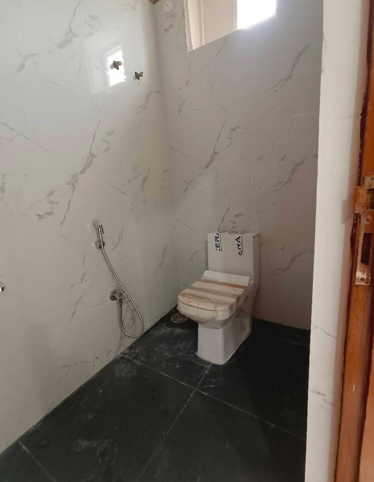 Bathroom, smr-vinay-iconia-hyderabad 3 Bedroom 2550 Sq.Ft. Apartment In Kondapur Hyderabad 8194019