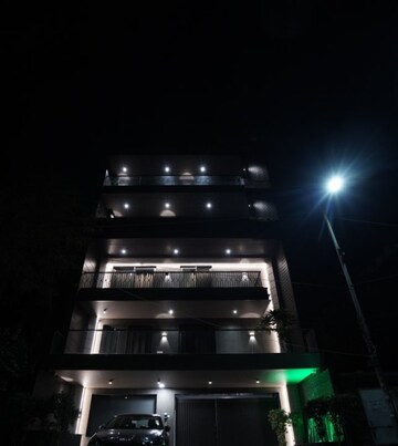 4 BHK Builder Floor – Exterior View View at Rohini Sector 23 - for Rent