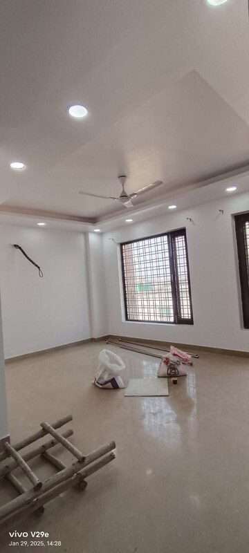 Room in 3 BHK Builder Floor at Kohli One Malibu Town, Sector 47 – for Rent