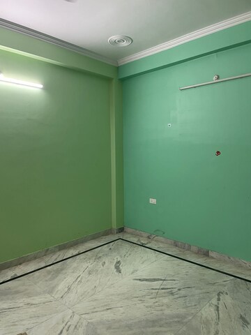 Room in 2 BHK Independent House at Gomti Nagar – for Rent