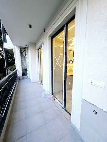 Building Lobby in 4 BHK Builder Floor at Omaxe Designer Villas Mayfield Garden, Sector 51 – for Sale