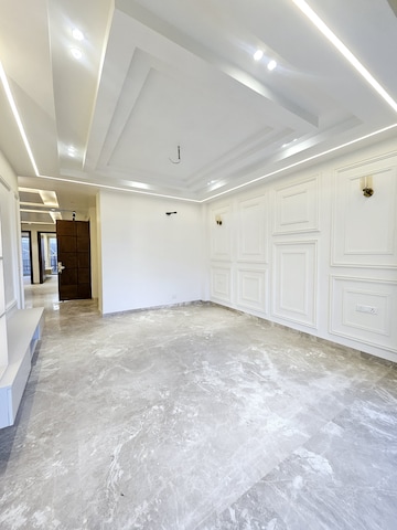 Room in 4 BHK Builder Floor at Omaxe Designer Villas Mayfield Garden, Sector 51 – for Sale