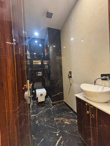 Bathroom in 2 BHK Builder Floor at Dwarka Mor – for Rent
