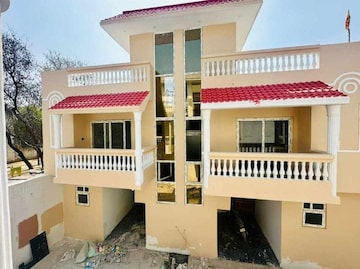 3 BHK Villa For Resale in Shri Rameshtha Aroma Villas Sector 10 Greater Noida Greater Noida  8194096