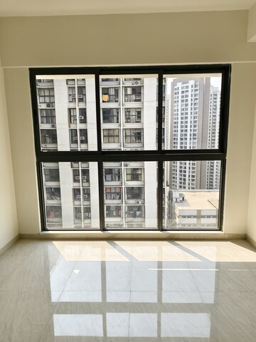 Room in 2 BHK Apartment at Lodha Casa Viva, Majiwada – for Rent