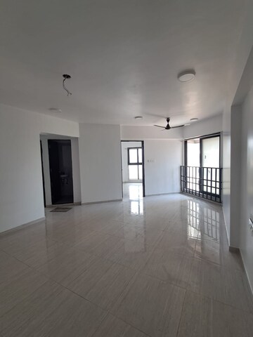 Room in 2 BHK Apartment at Mahalaxmi – for Rent