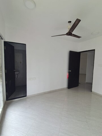 Room in 2 BHK Apartment at Mahalaxmi – for Rent