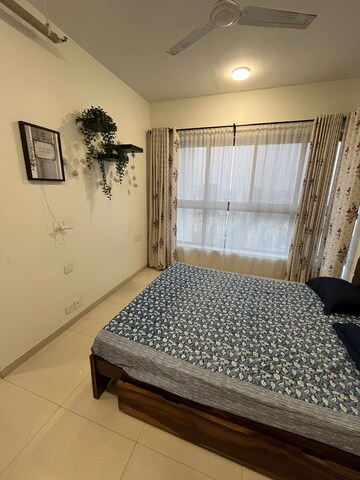 Master Bedroom in 2 BHK Apartment at Kalpataru Paramount, Kapur Bawdi – for Rent