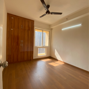 Room in 2.5 BHK Apartment at Today Ridge Residency, Sector 135 – for Sale