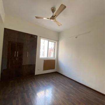 Room in 2.5 BHK Apartment at Today Ridge Residency, Sector 135 – for Sale