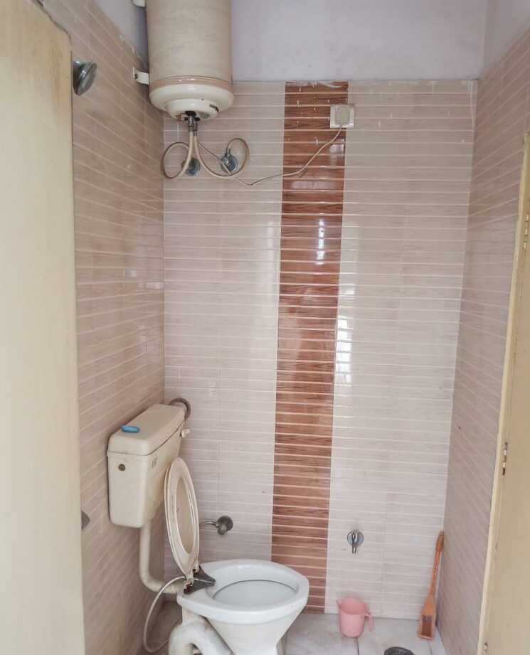 Bathroom, adarsh nagar 3 Bedroom 900 Sq.Ft. Apartment In Adarsh Nagar Jaipur 8194234