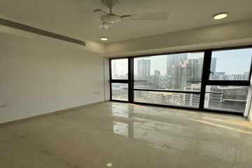 Room in 4 BHK Apartment at Lodha Marquise, Worli – for Rent