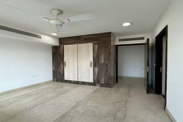 Room in 4 BHK Apartment at Lodha Marquise, Worli – for Rent
