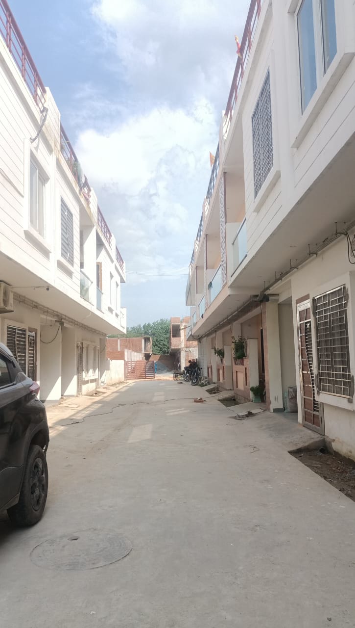 3 BHK + Extra Room Villa For Sale in Greno Green Residency