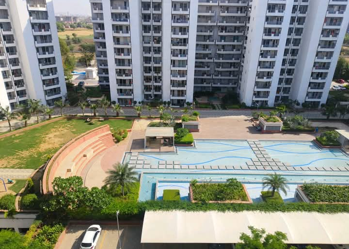 2 BHK Apartment For Sale in Anant Raj Maceo
