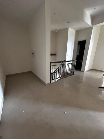 Room in 3 BHK Apartment at Indiabulls Sky Forest, Lower Parel – for Rent