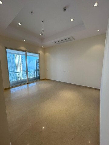 Room in 3 BHK Apartment at Indiabulls Sky Forest, Lower Parel – for Rent