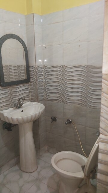 Bathroom in 3.5 BHK Builder Floor at Mayur Vihar – for Sale