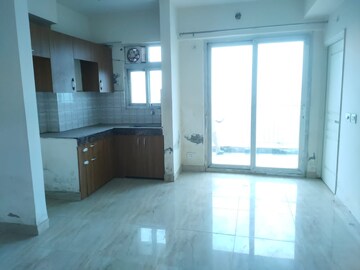 Room in 2 BHK Apartment at Migsun Ultimo, Omicron Iii Greater Noida – for Rent
