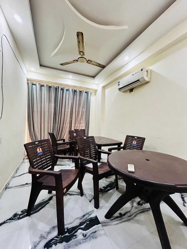 Master Bedroom, dera mandi 6 Bedroom 1250 Sq.Yd. Villa In Dera Mandi Delhi 8194307