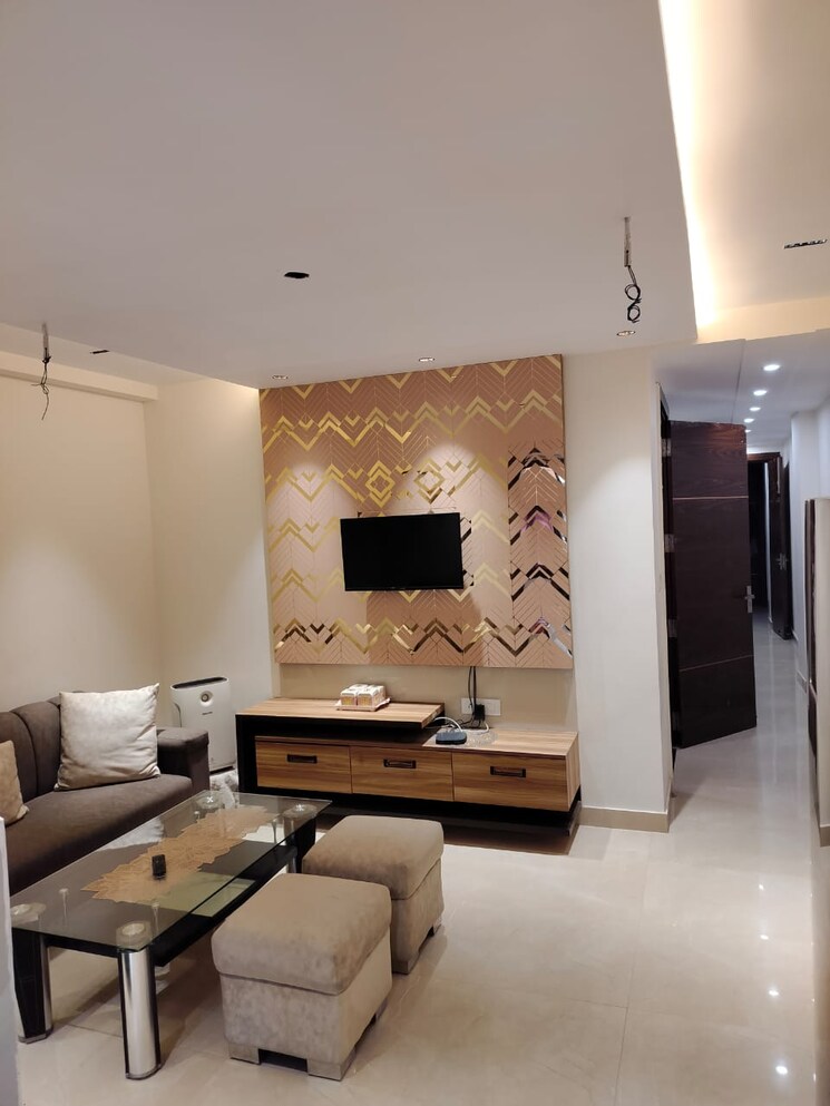 Living Room, krishna nagar 2.5 Bedroom 100 Sq.Ft. Builder Floor In Krishna Nagar Delhi 8194326