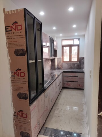 Building Lobby in 2.5 BHK Builder Floor at Krishna Nagar – for Sale