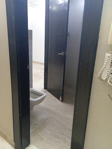 Furnished Amenities in 4 BHK Builder Floor at Krishna Nagar – for Rent