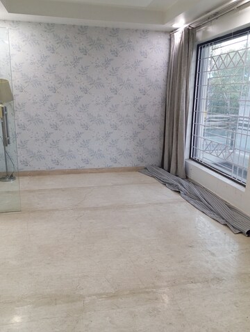 Balcony in 4 BHK Builder Floor at Krishna Nagar – for Rent