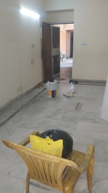 Room in 3.5 BHK Apartment at Gazipur – for Rent