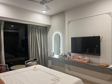 Bedroom in 3 BHK Apartment at Lodha The Park, Worli – for Rent