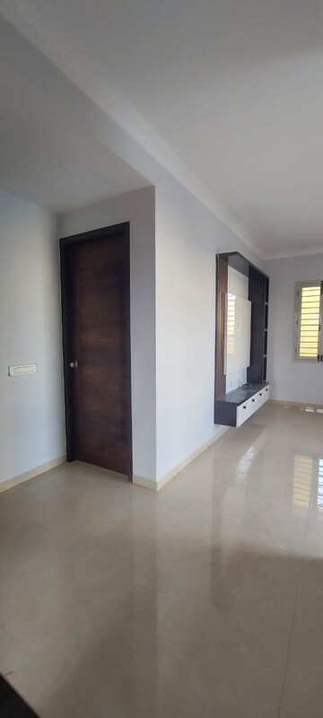 Room in 2 BHK Builder Floor at Hsr Layout – for Rent