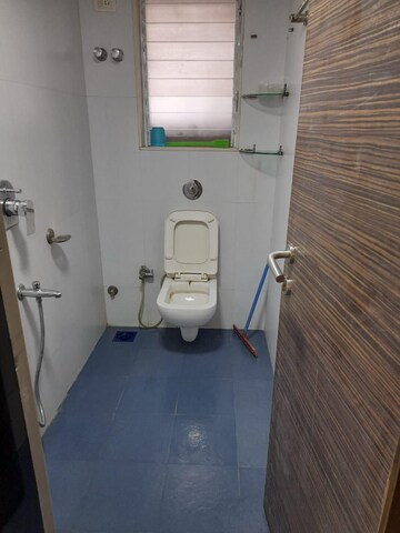 Bathroom in 1 BHK Apartment at Lic Colony – for Rent