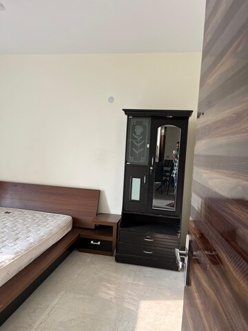 2 BHK Apartment For Rent in Unitech The Residences Sector 33, Sector 33