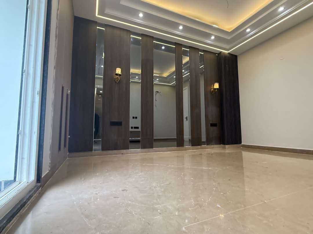 3 BHK + Pooja Room,Servant Room,Study Room Builder Floor For Sale in AEZ Aloha