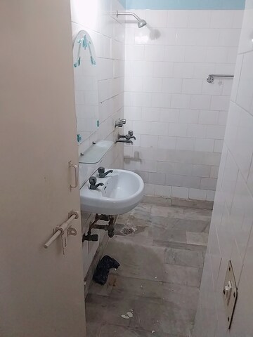 Bathroom in 2 BHK Apartment at Shipra Suncity, Vaibhav Khand – for Rent