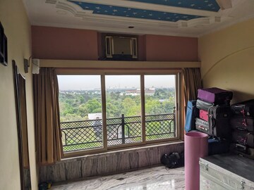 Bedroom in 5 BHK Apartment at Alipore Green, Alipore – for Rent