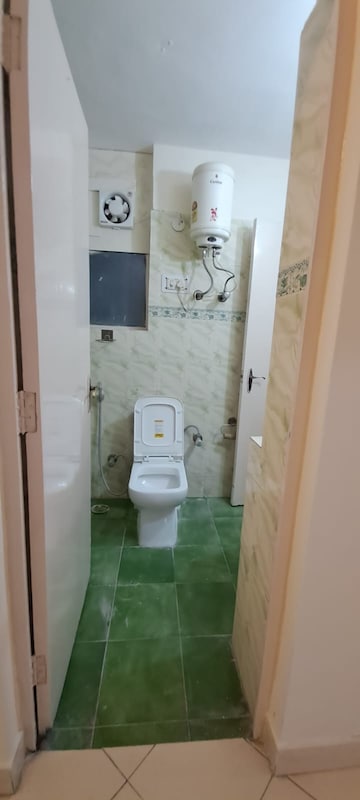 Bathroom in 2 BHK Apartment at Maple Heights, Sector 43 – for Rent