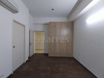 Room in 4 BHK Apartment at Bestech Park View Spa Next, Sector 67 – for Rent