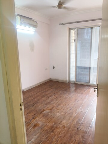 Room in 2 BHK Apartment at Orchid Island, Sector 51 – for Rent
