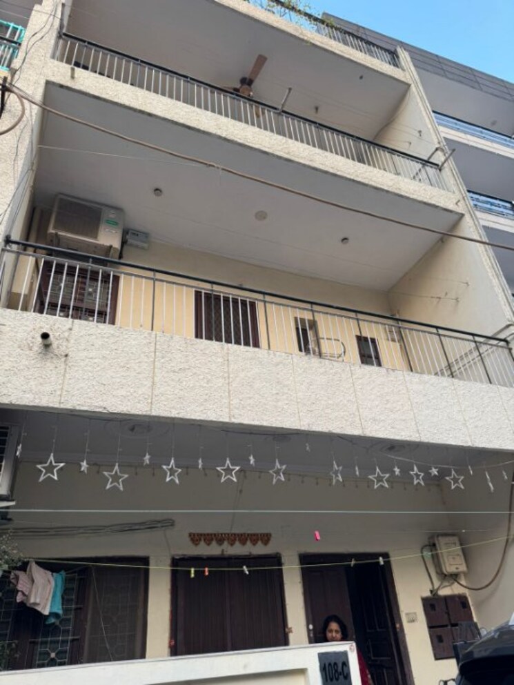 Exterior View, gautam nagar 5 Bedroom 980 Sq.Yd. Independent House In Gautam Nagar Delhi 8194481