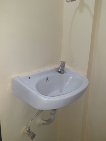 Bathroom in 1.5 BHK Apartment at Mantri Park, Goregaon East – for Rent