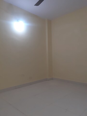 Room in 1.5 BHK Apartment at Mantri Park, Goregaon East – for Rent