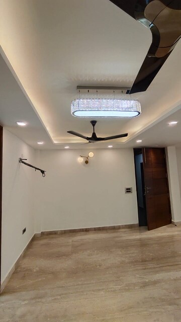 Furnished Amenities in 3.5 BHK Builder Floor at Dwarka Expressway – for Sale