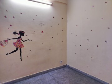 Room in 1 BHK Apartment at Molarband – for Rent