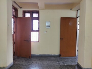 Room in 1 BHK Apartment at Molarband – for Rent